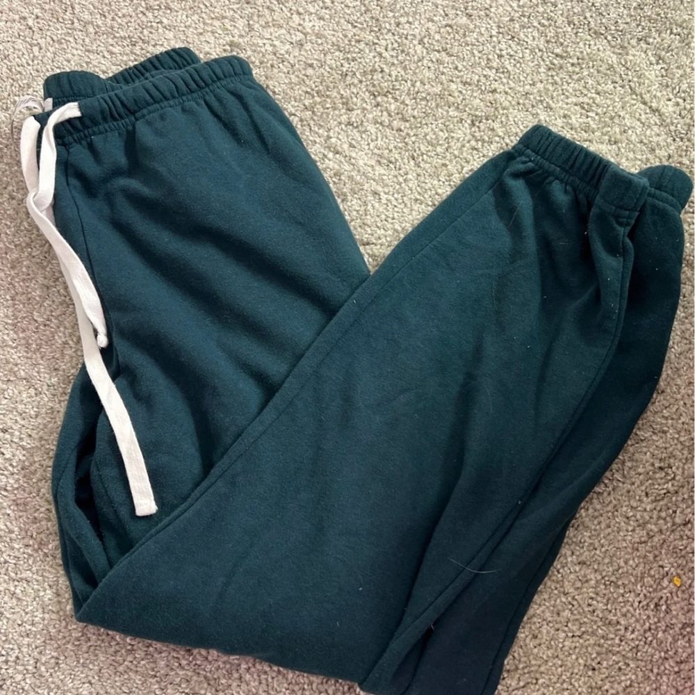 Garage green sweatpants